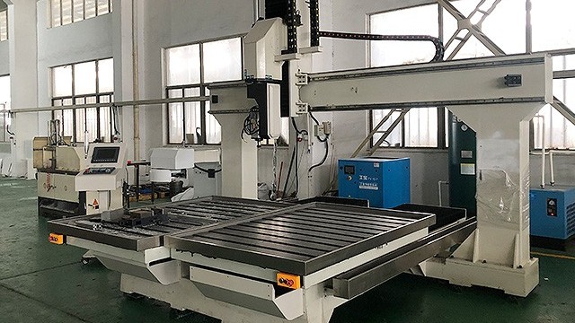 科鼎數(shù)控教您五軸加工中心是哪五個軸，你學(xué)會了嗎？